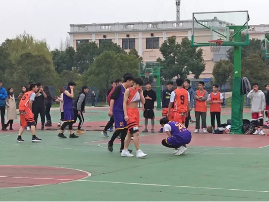 “艺鹰”篮球首战告捷——艺院vsIHD学院